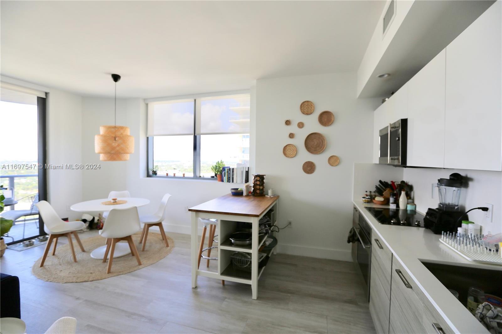 3401 MIDTOWN CONDO - Residential