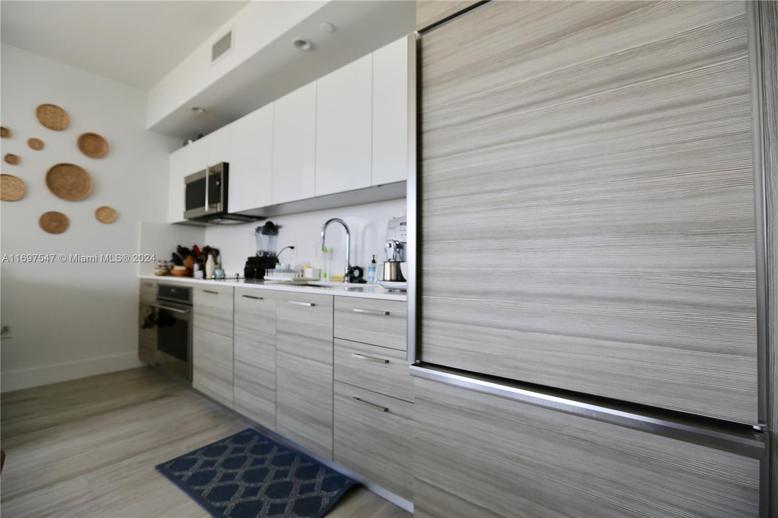 3401 MIDTOWN CONDO - Residential