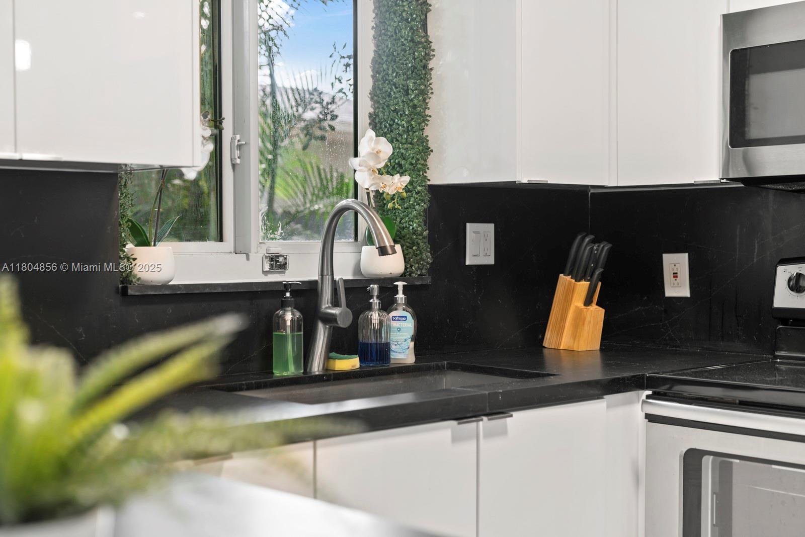 SUNSET ISLES SEC 4 - Residential Lease