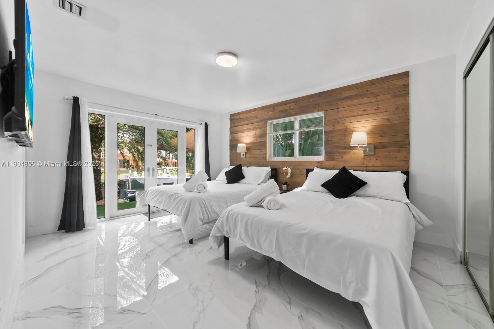 SUNSET ISLES SEC 4 - Residential Lease