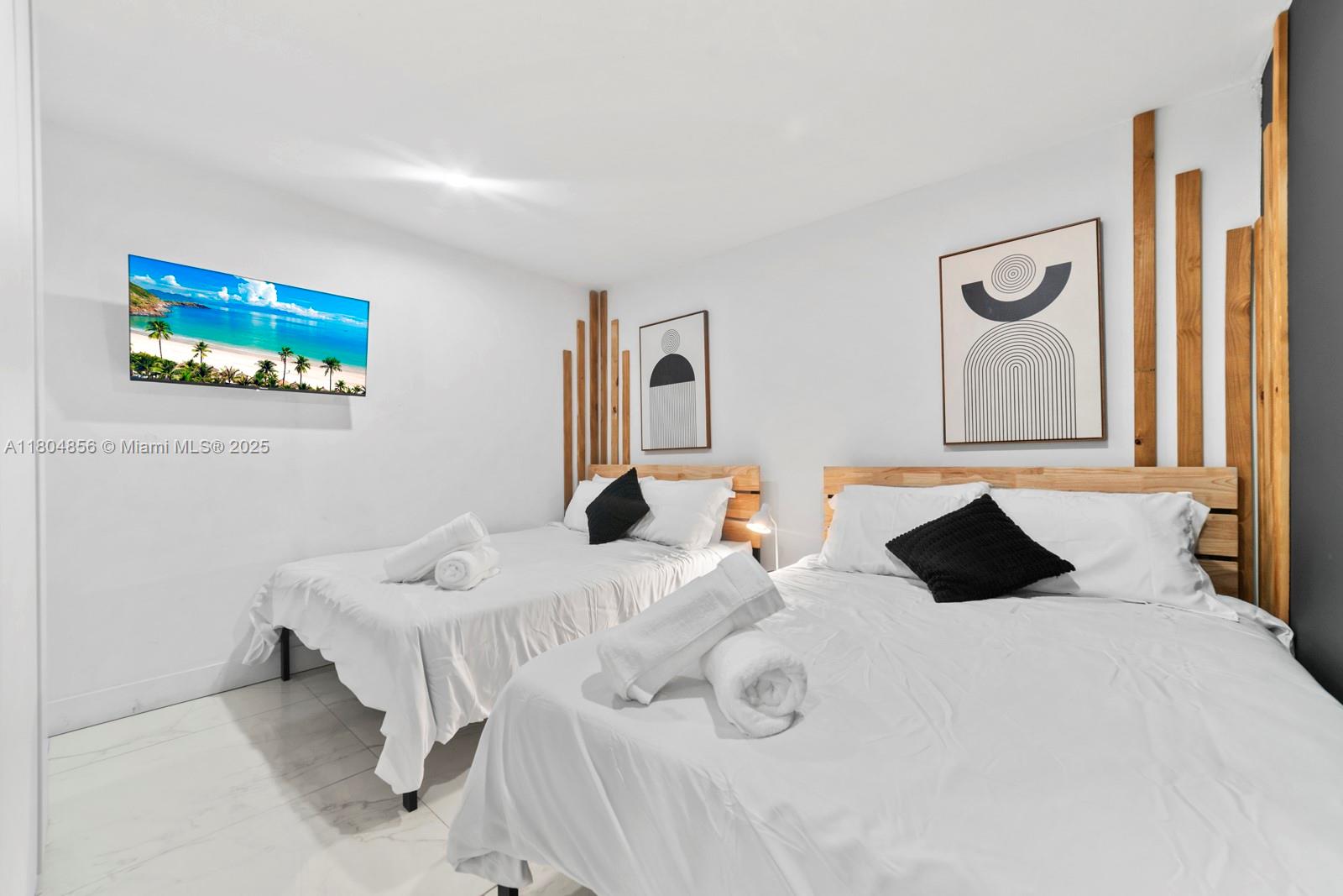 SUNSET ISLES SEC 4 - Residential Lease