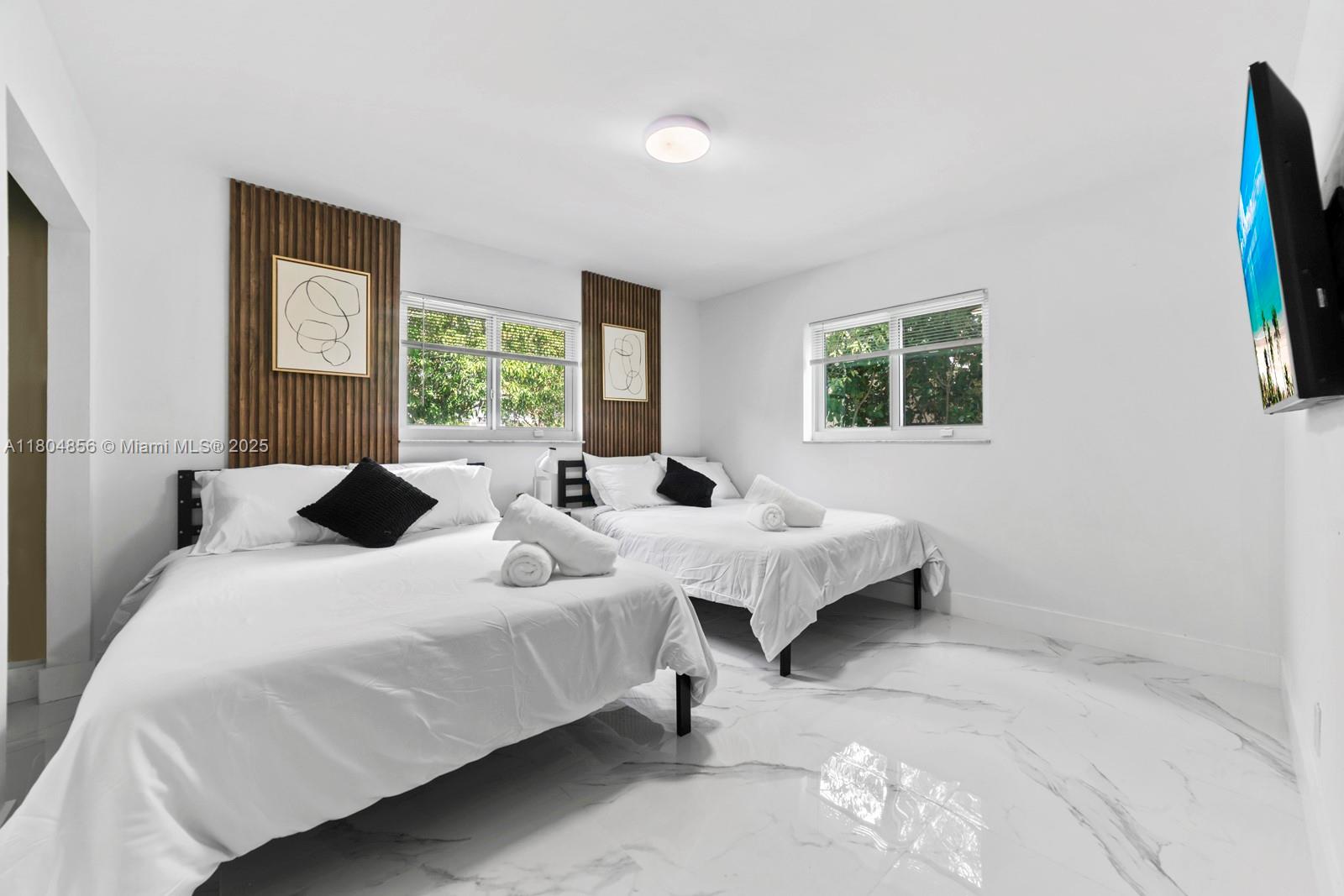 SUNSET ISLES SEC 4 - Residential Lease