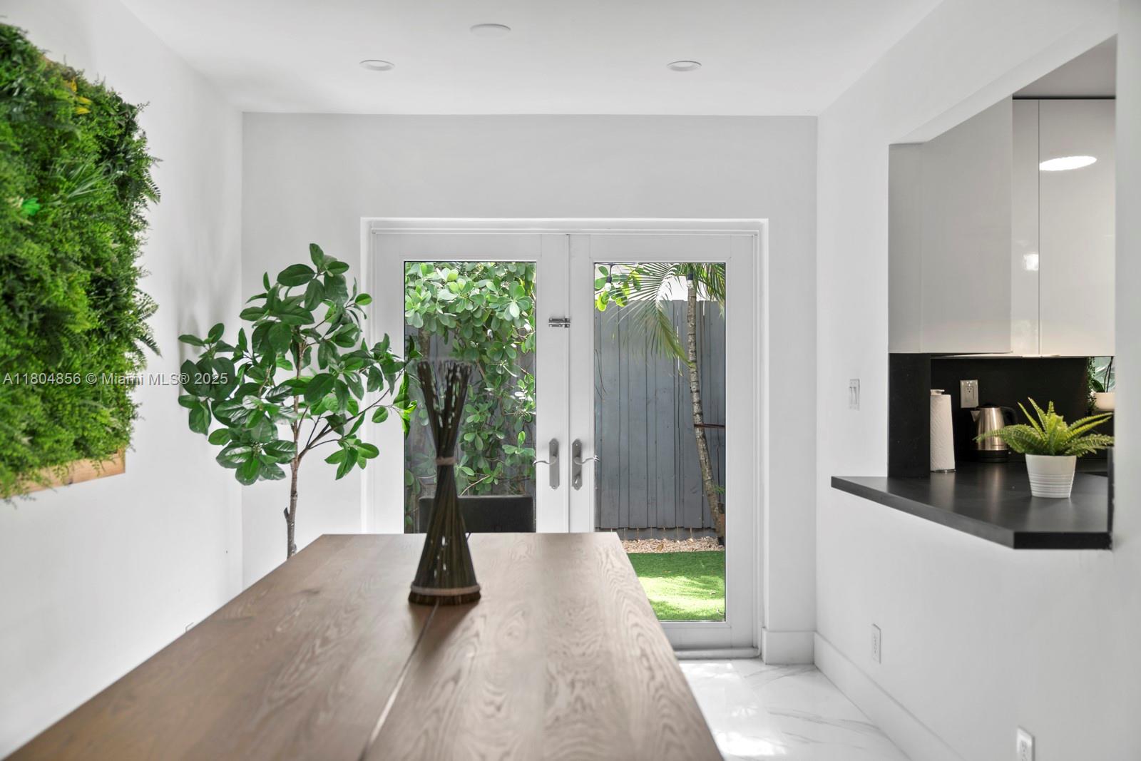 SUNSET ISLES SEC 4 - Residential Lease