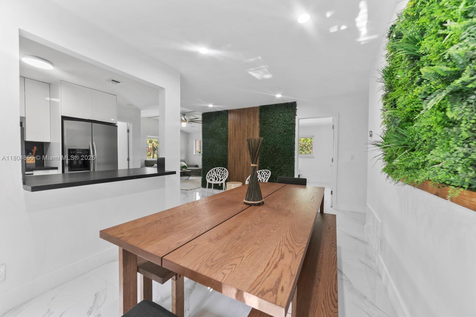 SUNSET ISLES SEC 4 - Residential Lease