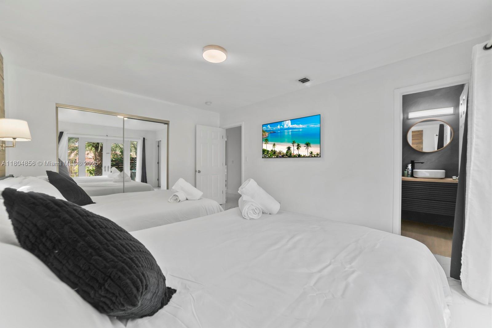 SUNSET ISLES SEC 4 - Residential Lease