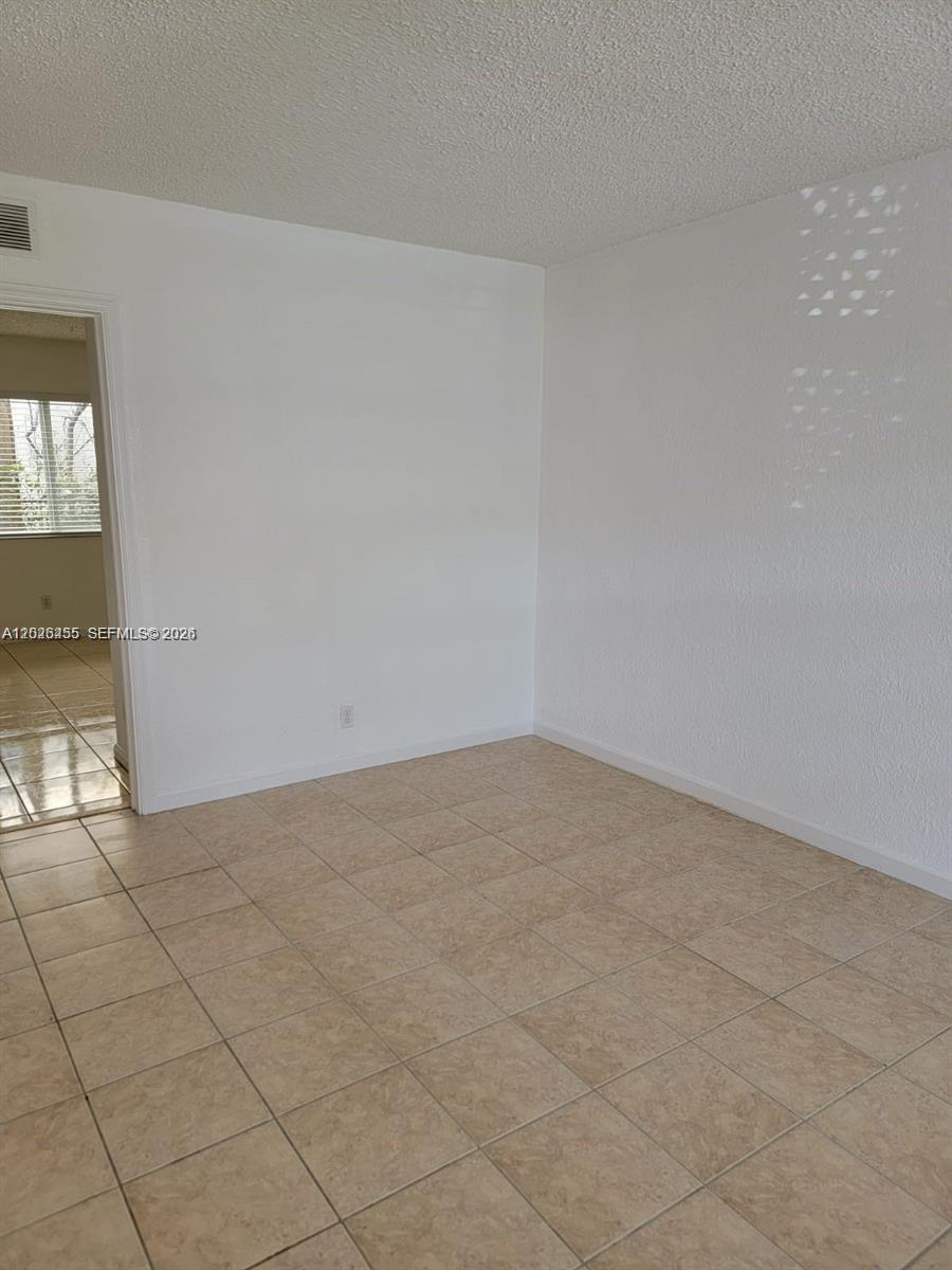 2660 NE 8th Ave 107