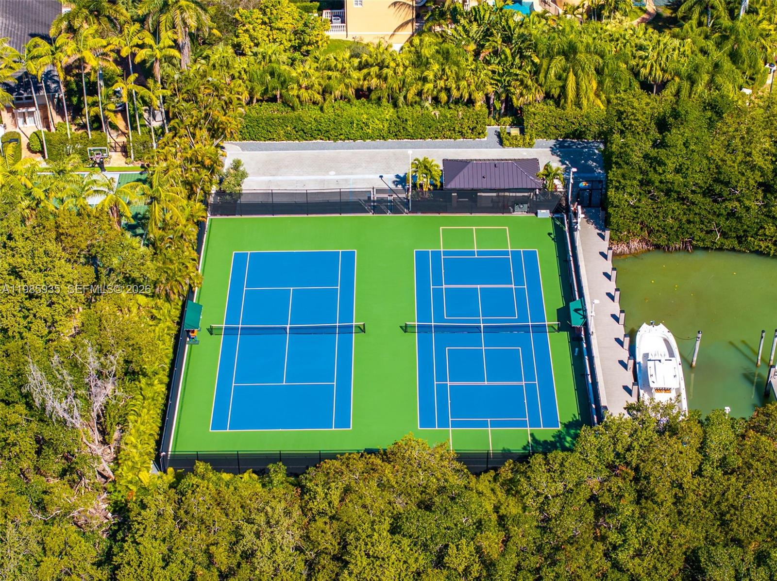 JOURNEYS END ESTATES - Residential