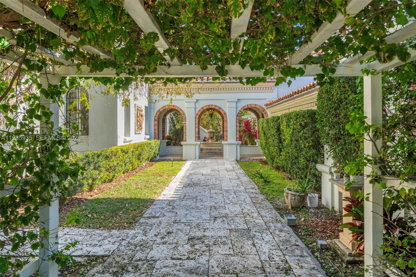 JOURNEYS END ESTATES - Residential