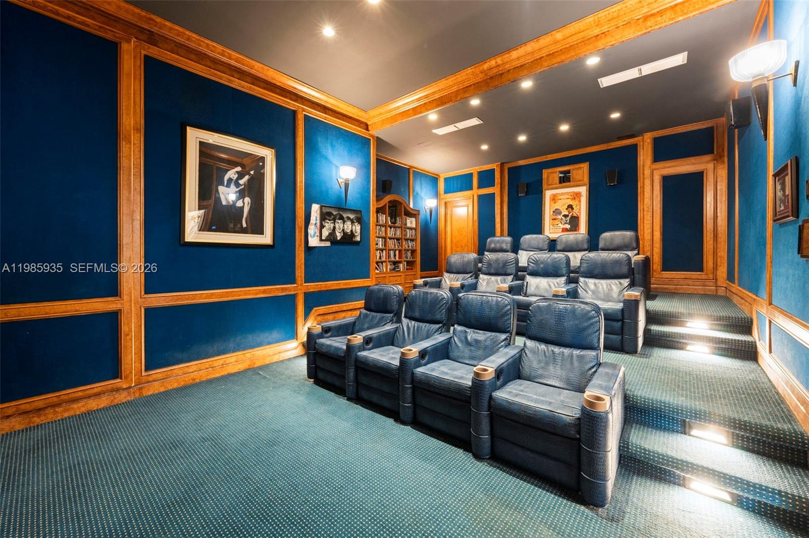 JOURNEYS END ESTATES - Residential