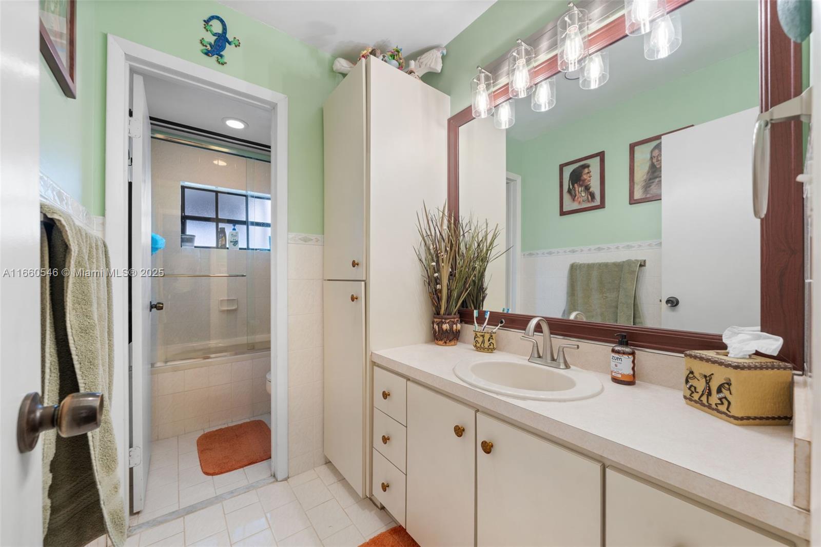 DEVON-AIRE ESTATES SEC 7 - Residential