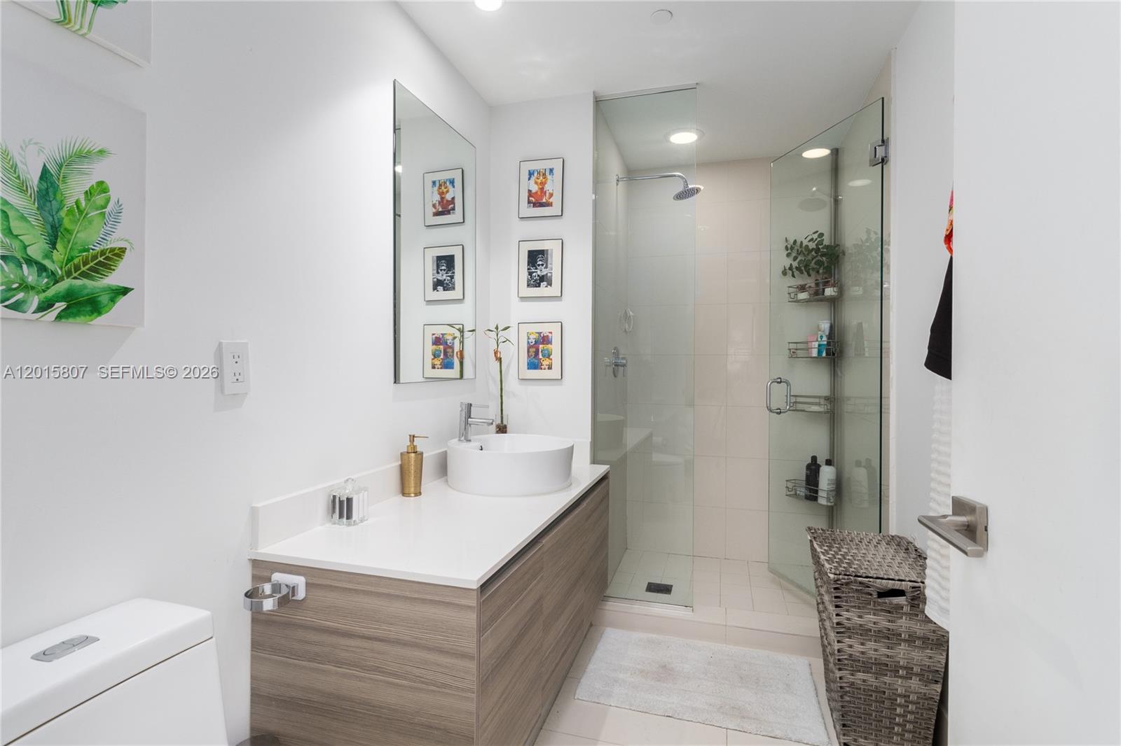 3401 MIDTOWN CONDO - Residential Lease