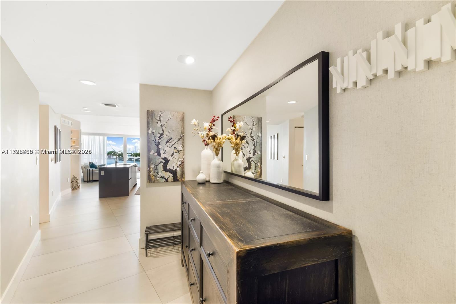 9821 E Bay Harbor Dr 503