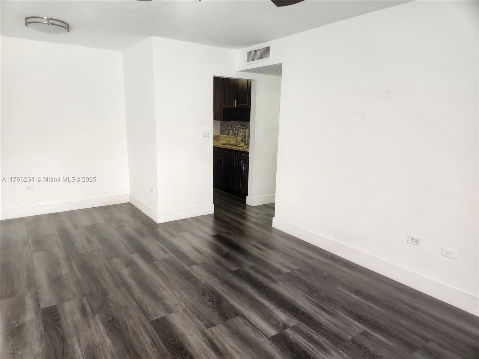 SUNSET PALMS WEST CONDO - Residential