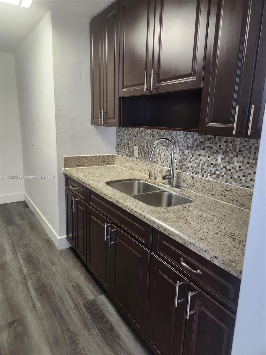 SUNSET PALMS WEST CONDO - Residential