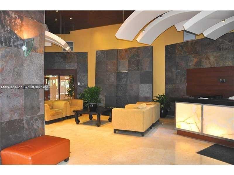 3300 NE 191st St 518