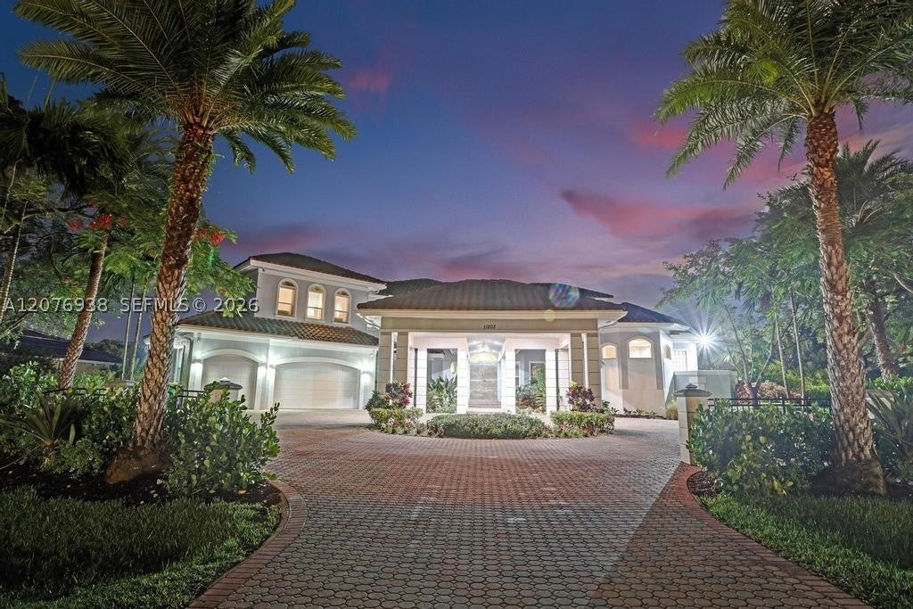 11203 NW 9th St, Plantation FL 33325