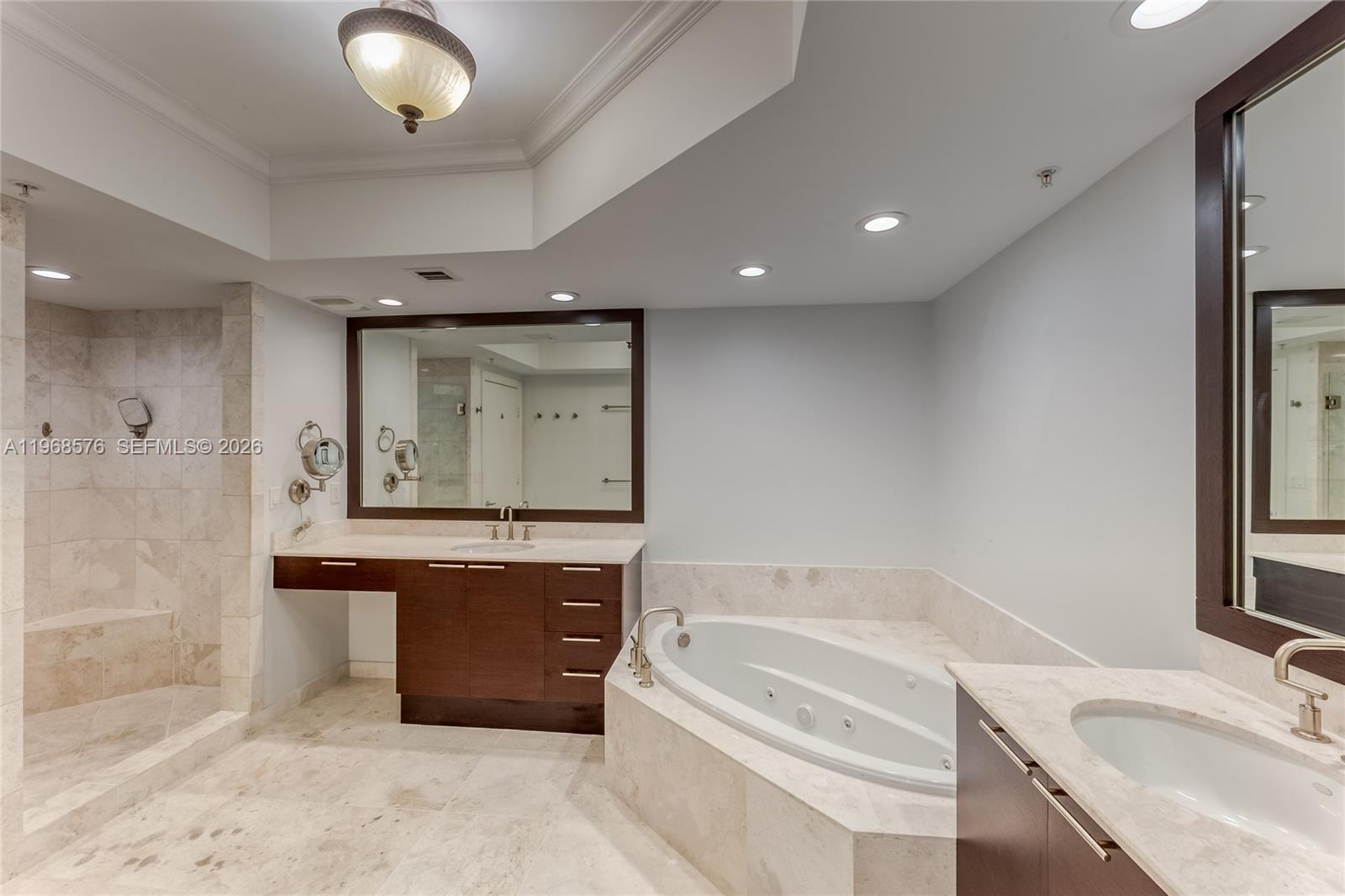 DIPLOMAT OCEANFRONT RESID - Residential