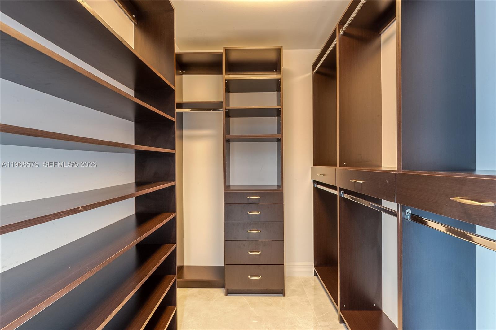 DIPLOMAT OCEANFRONT RESID - Residential