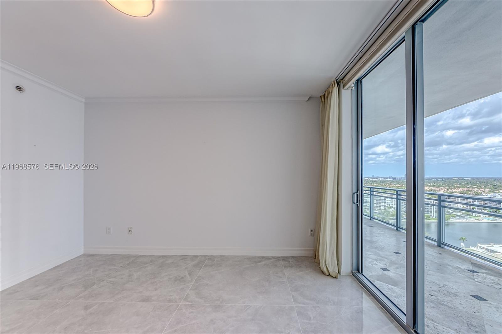 DIPLOMAT OCEANFRONT RESID - Residential