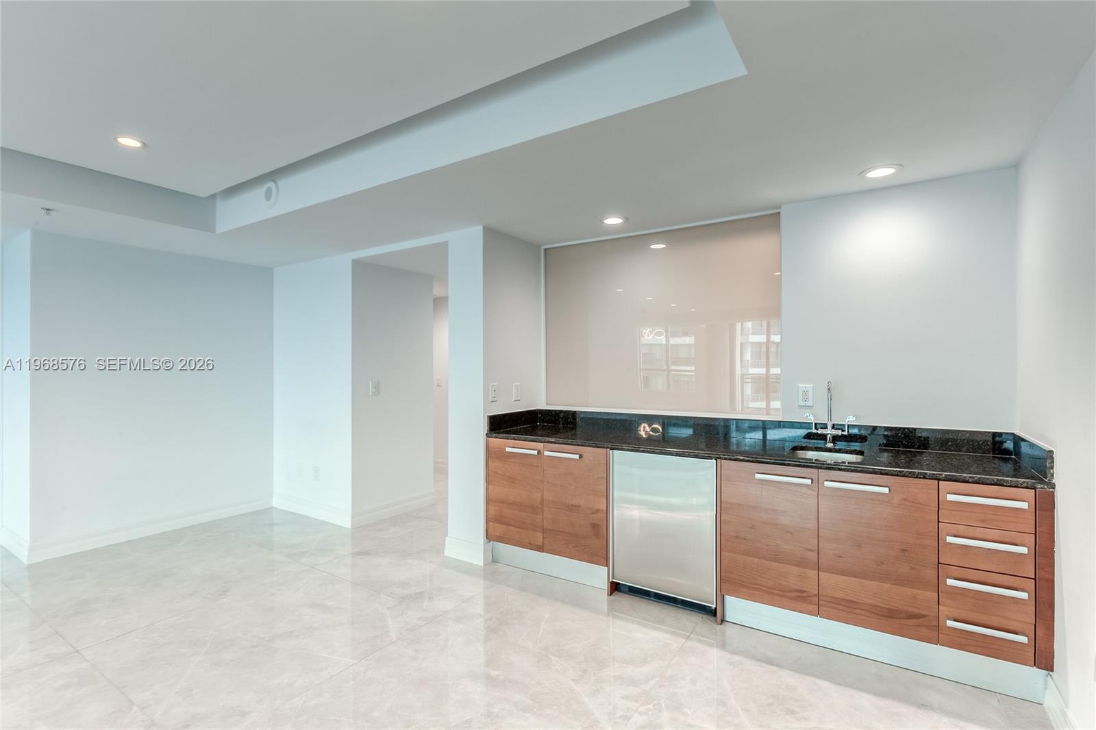 DIPLOMAT OCEANFRONT RESID - Residential