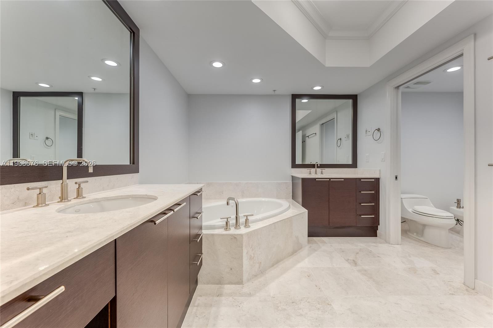 DIPLOMAT OCEANFRONT RESID - Residential