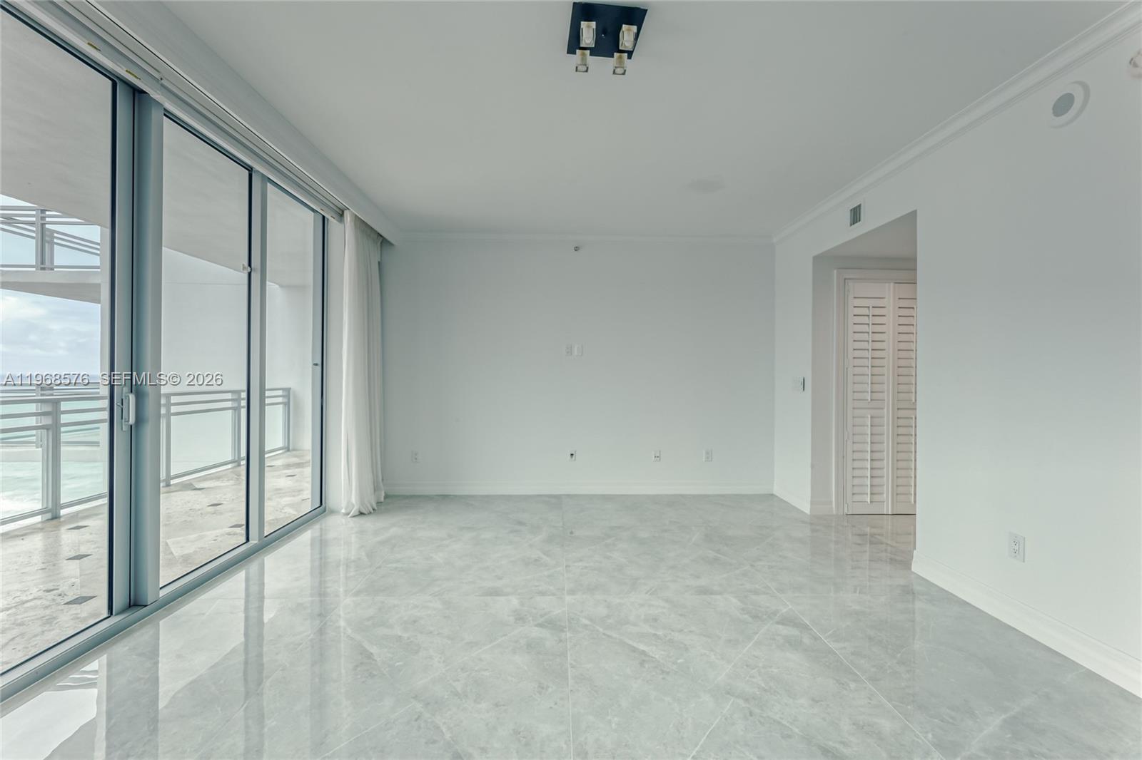 DIPLOMAT OCEANFRONT RESID - Residential