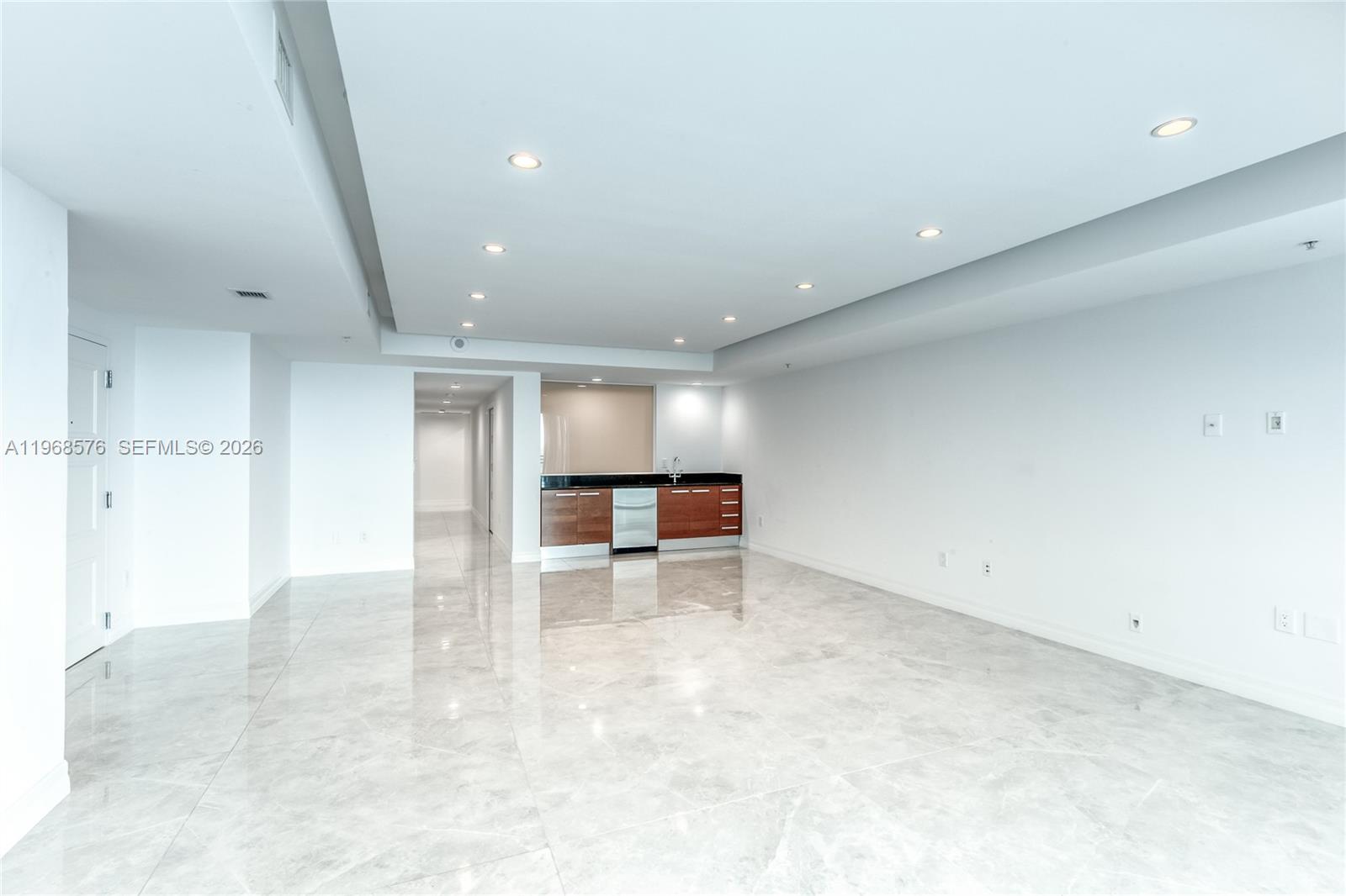 DIPLOMAT OCEANFRONT RESID - Residential