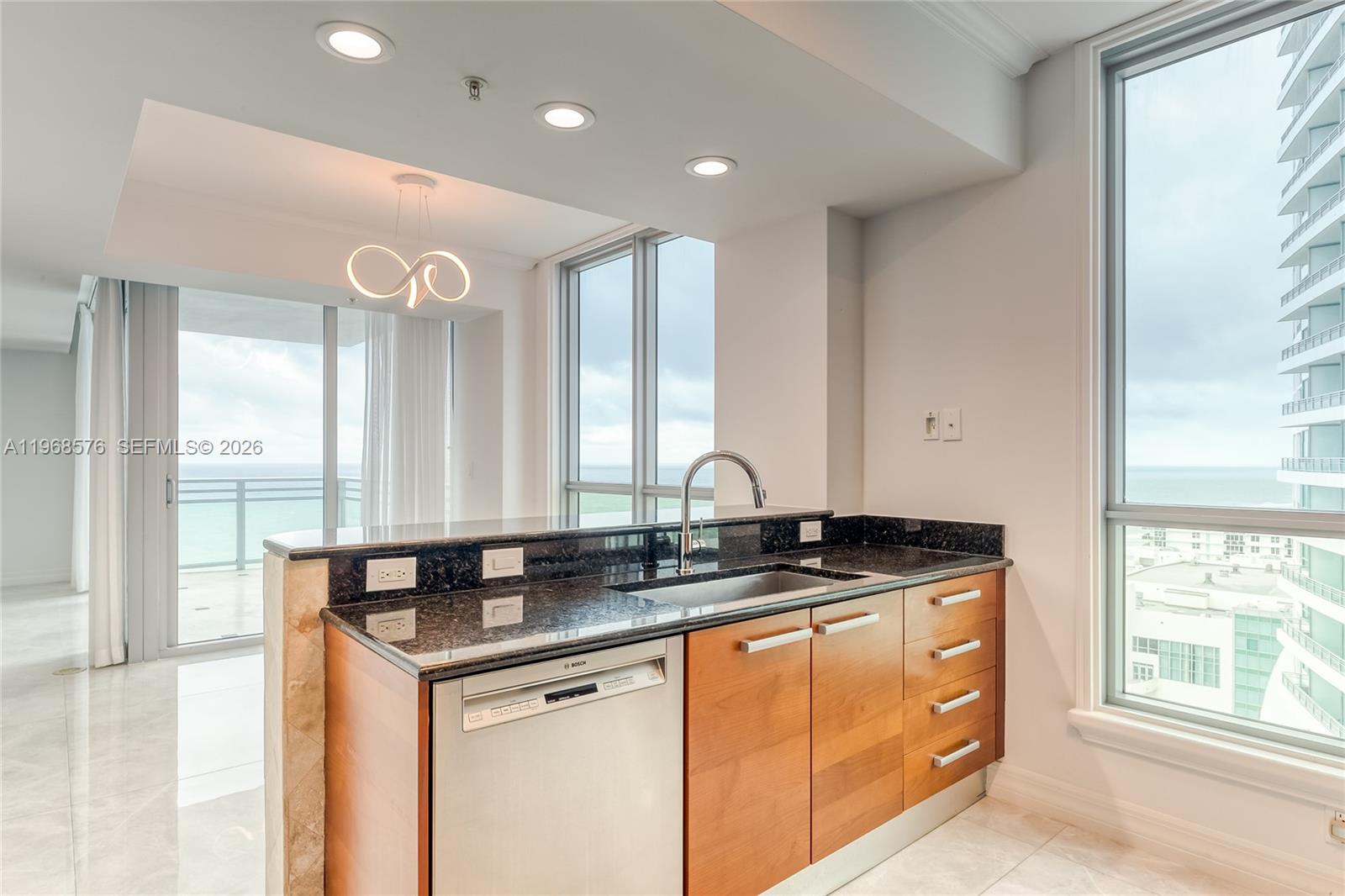 DIPLOMAT OCEANFRONT RESID - Residential