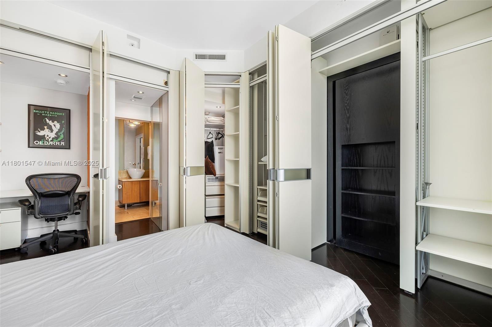 THE MARK ON BRICKELL COND - Residential