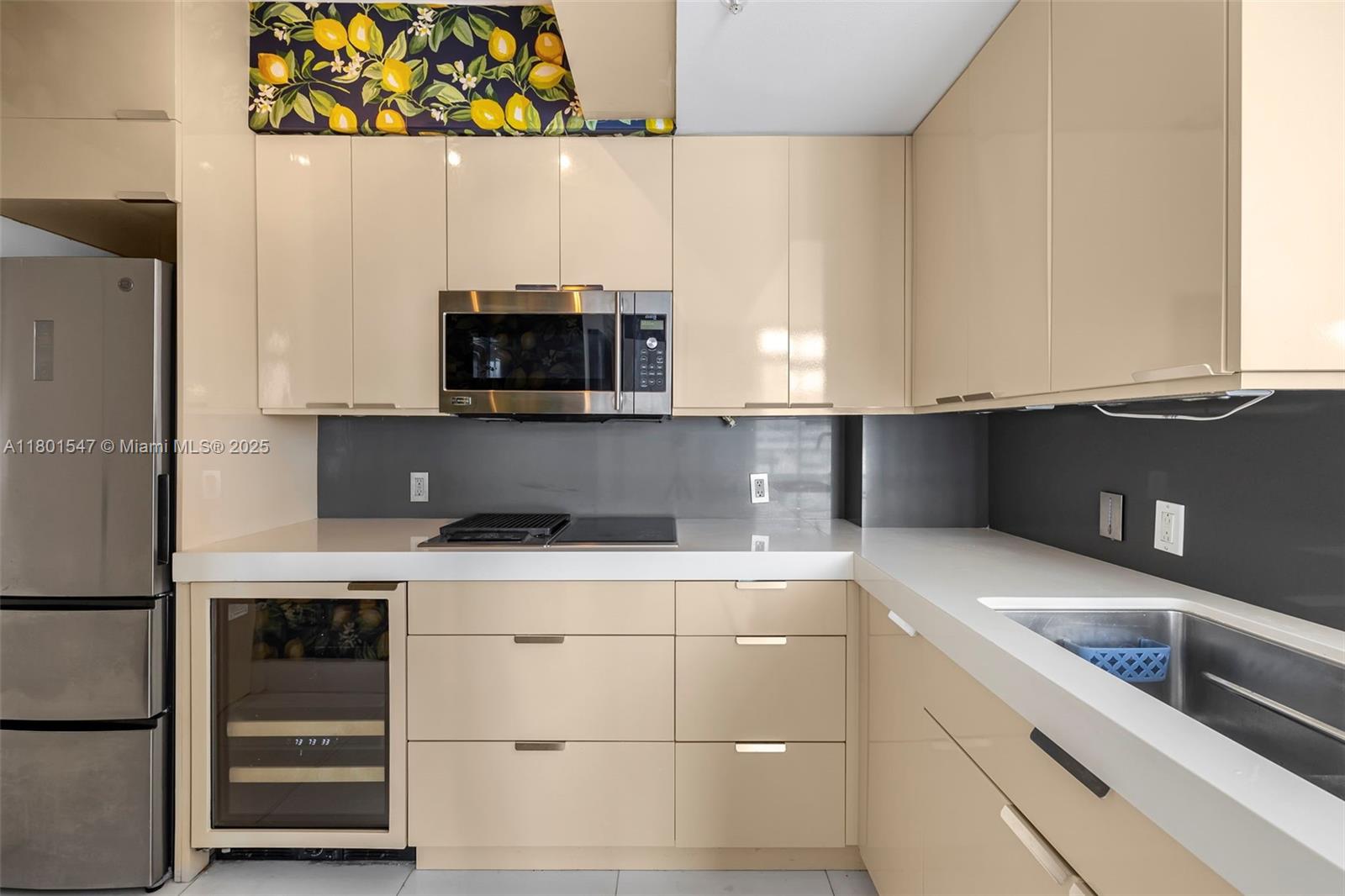 THE MARK ON BRICKELL COND - Residential