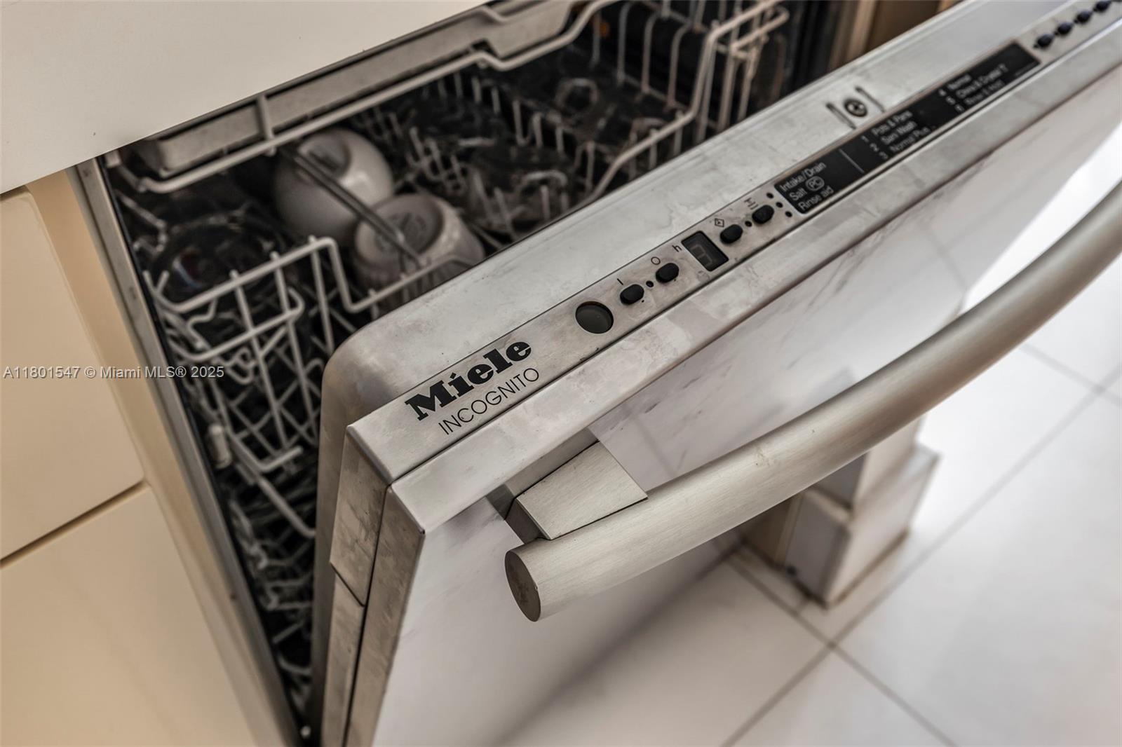 THE MARK ON BRICKELL COND - Residential