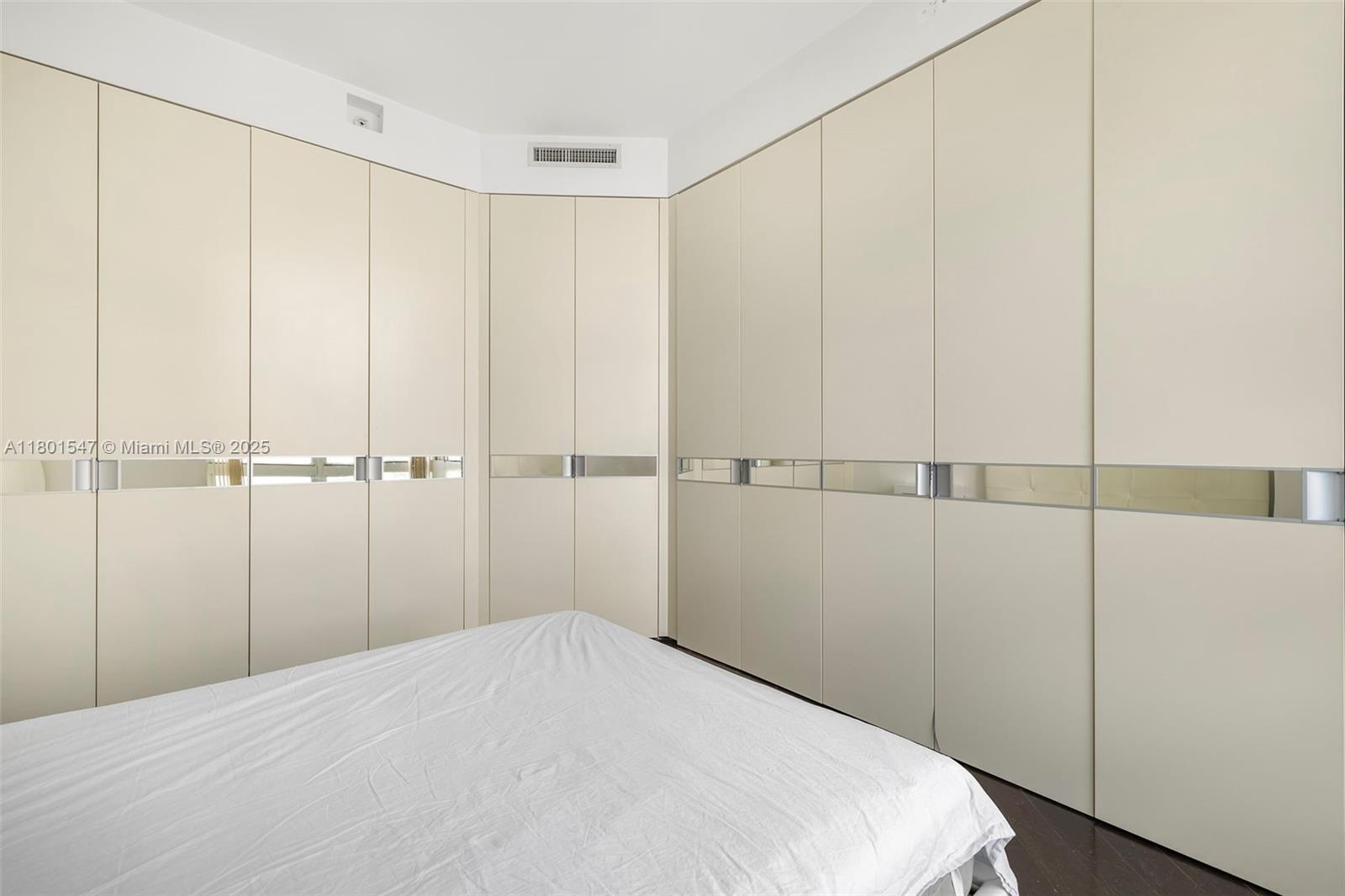 THE MARK ON BRICKELL COND - Residential