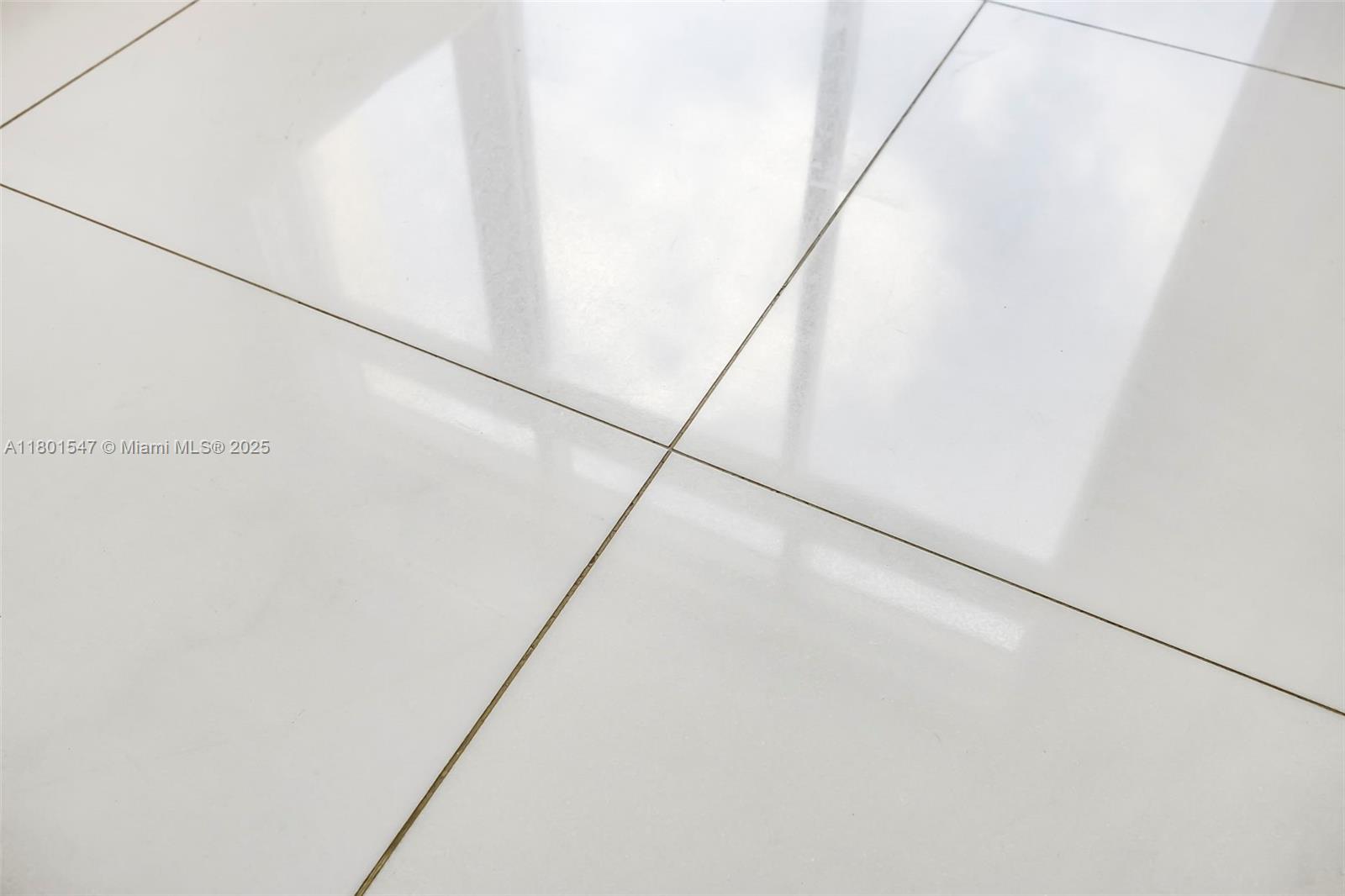 THE MARK ON BRICKELL COND - Residential