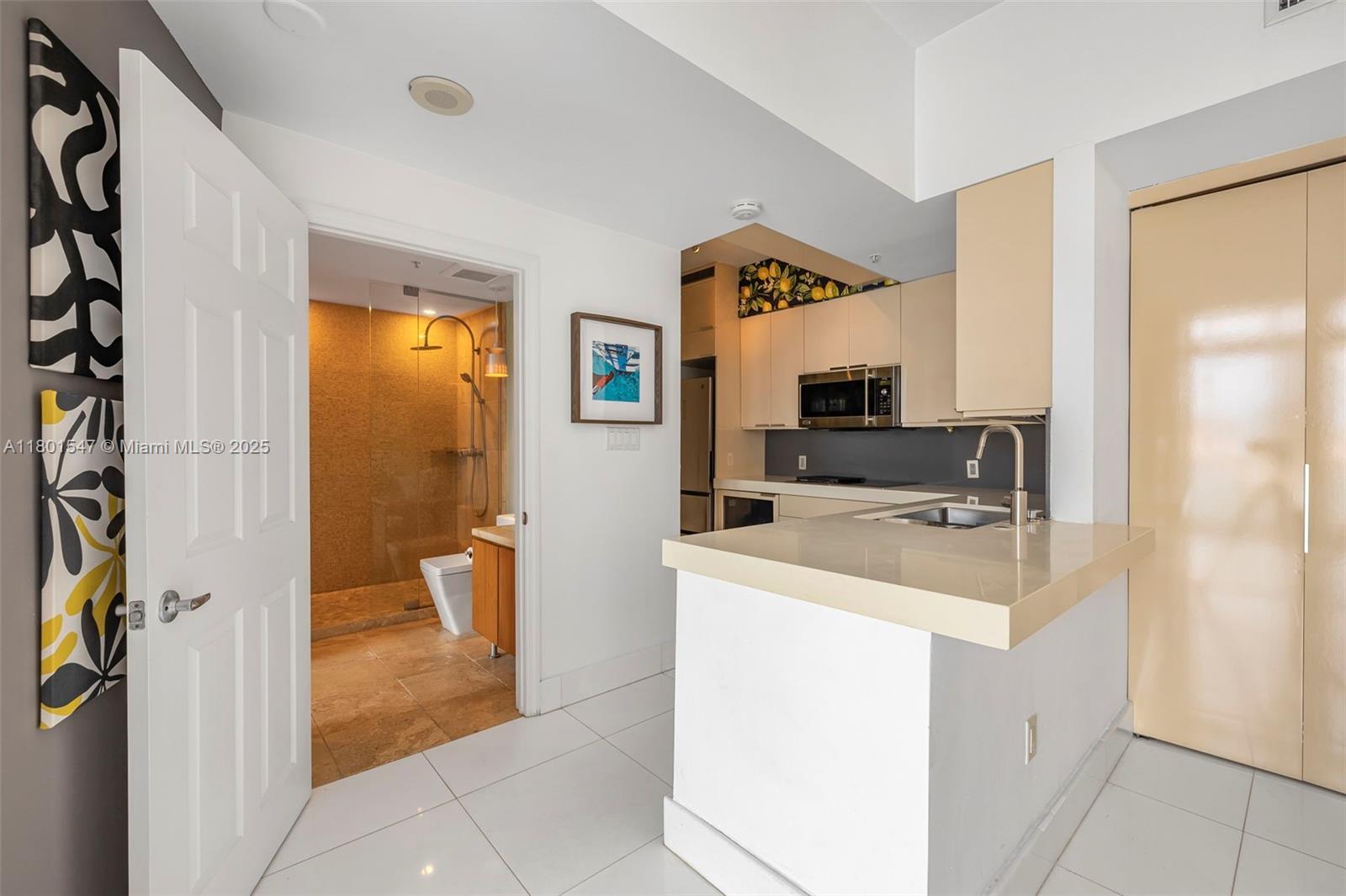1155 BRICKELL BAY DR PH204