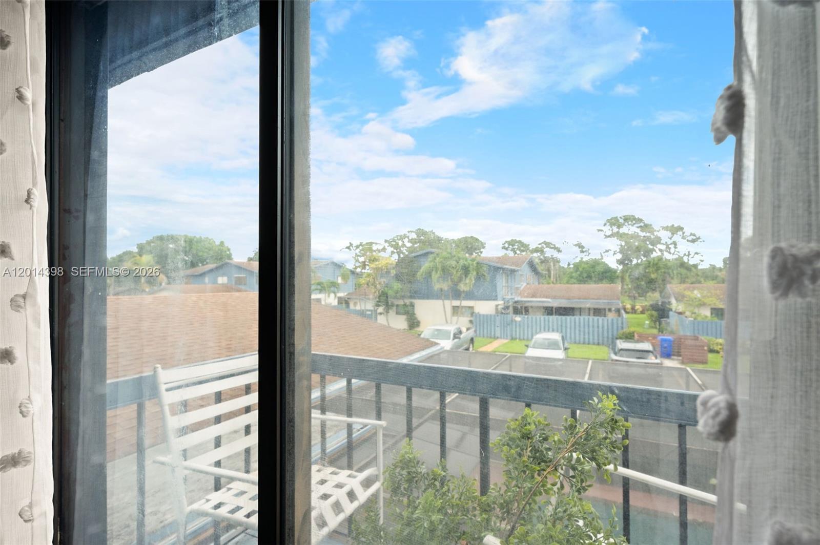 COUNTRY AS - Residential