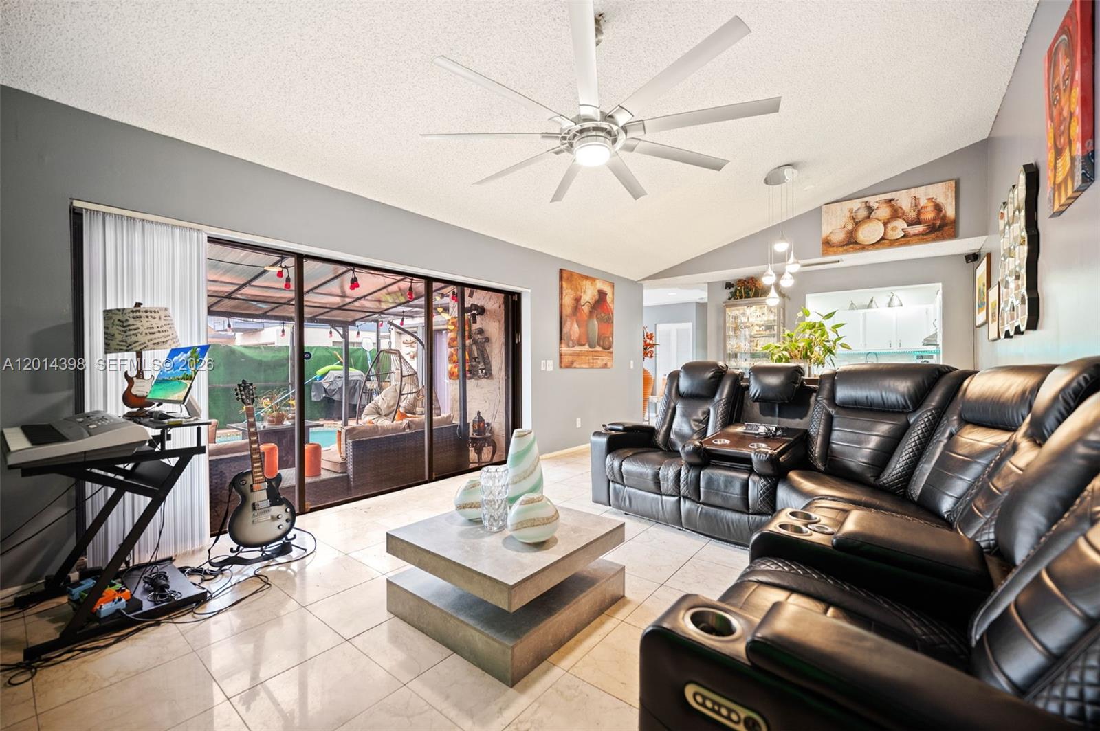 COUNTRY AS - Residential