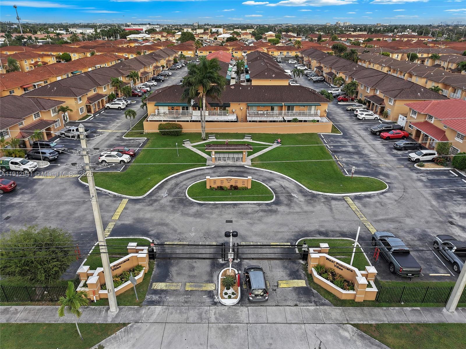 WEST POINCIANA VILLAS CON - Residential