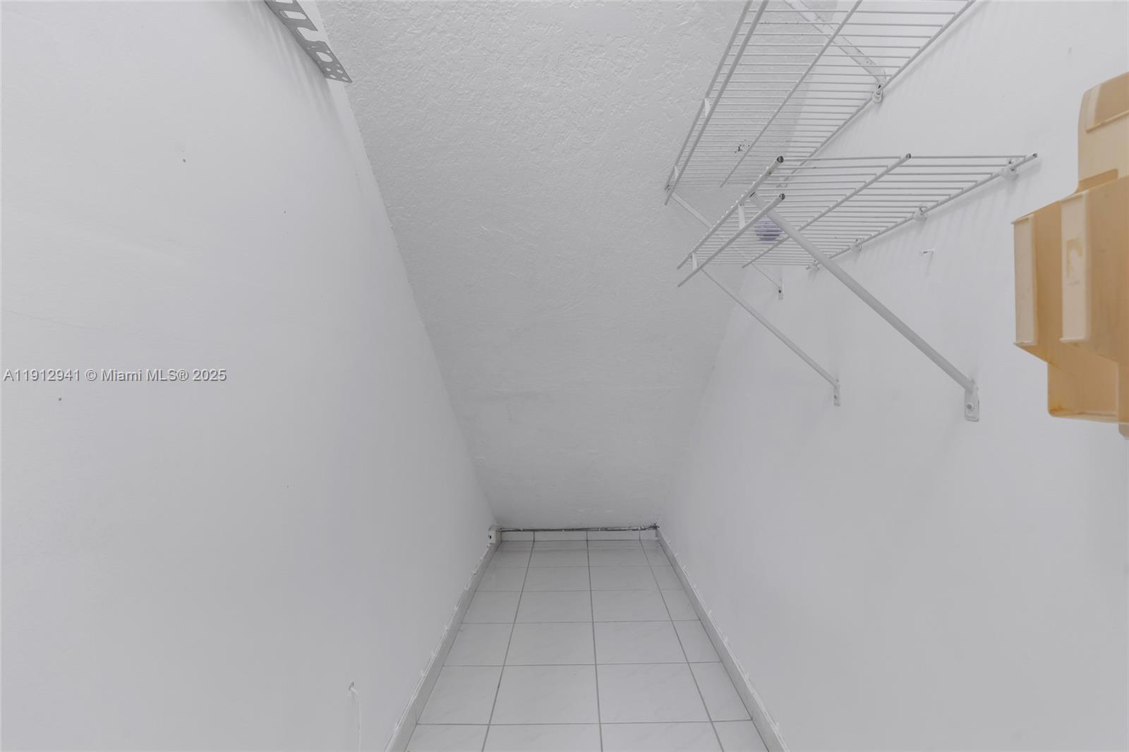 WEST POINCIANA VILLAS CON - Residential