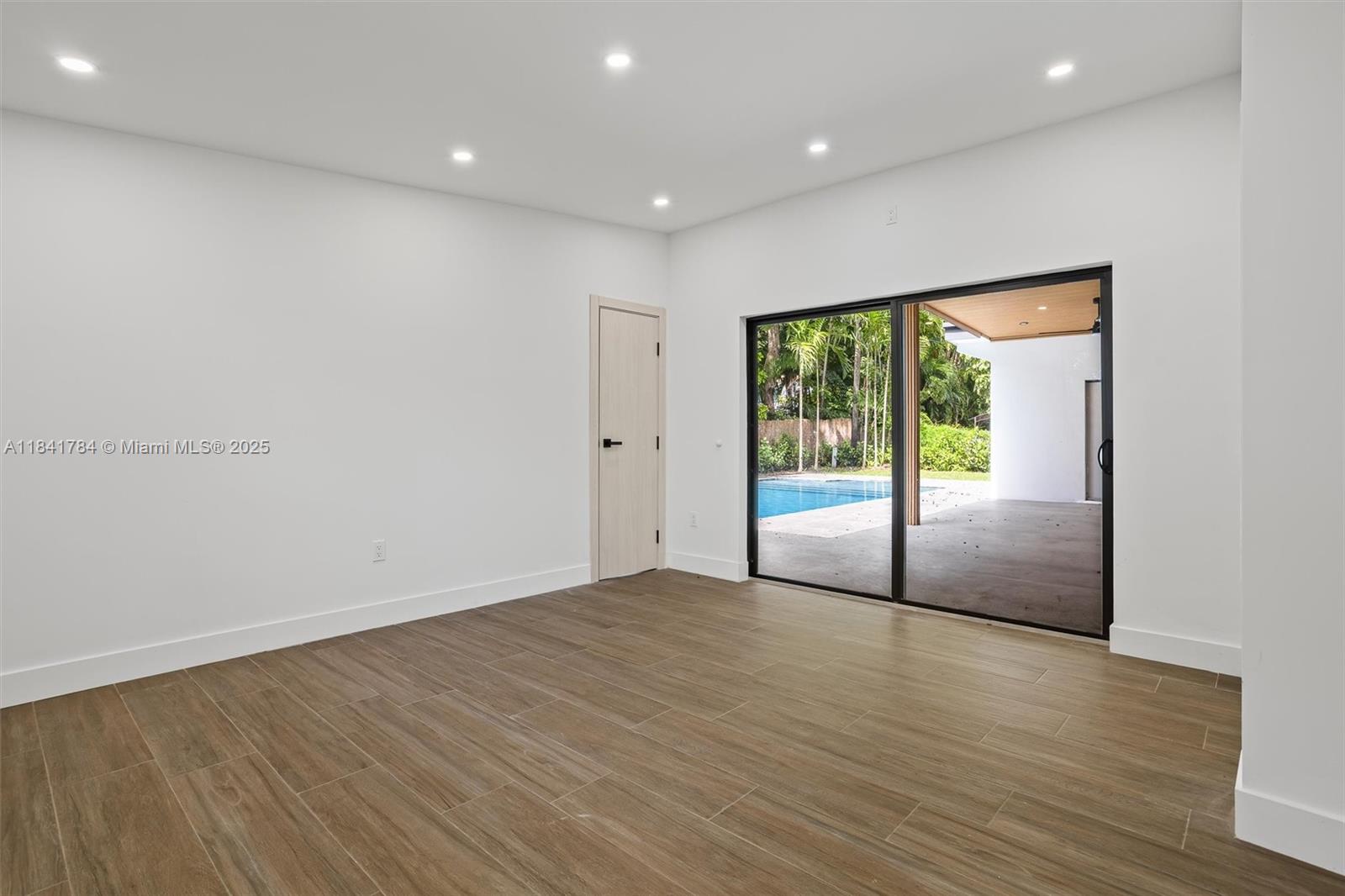 SKY LAKE ENCHANTED GARDEN - Residential