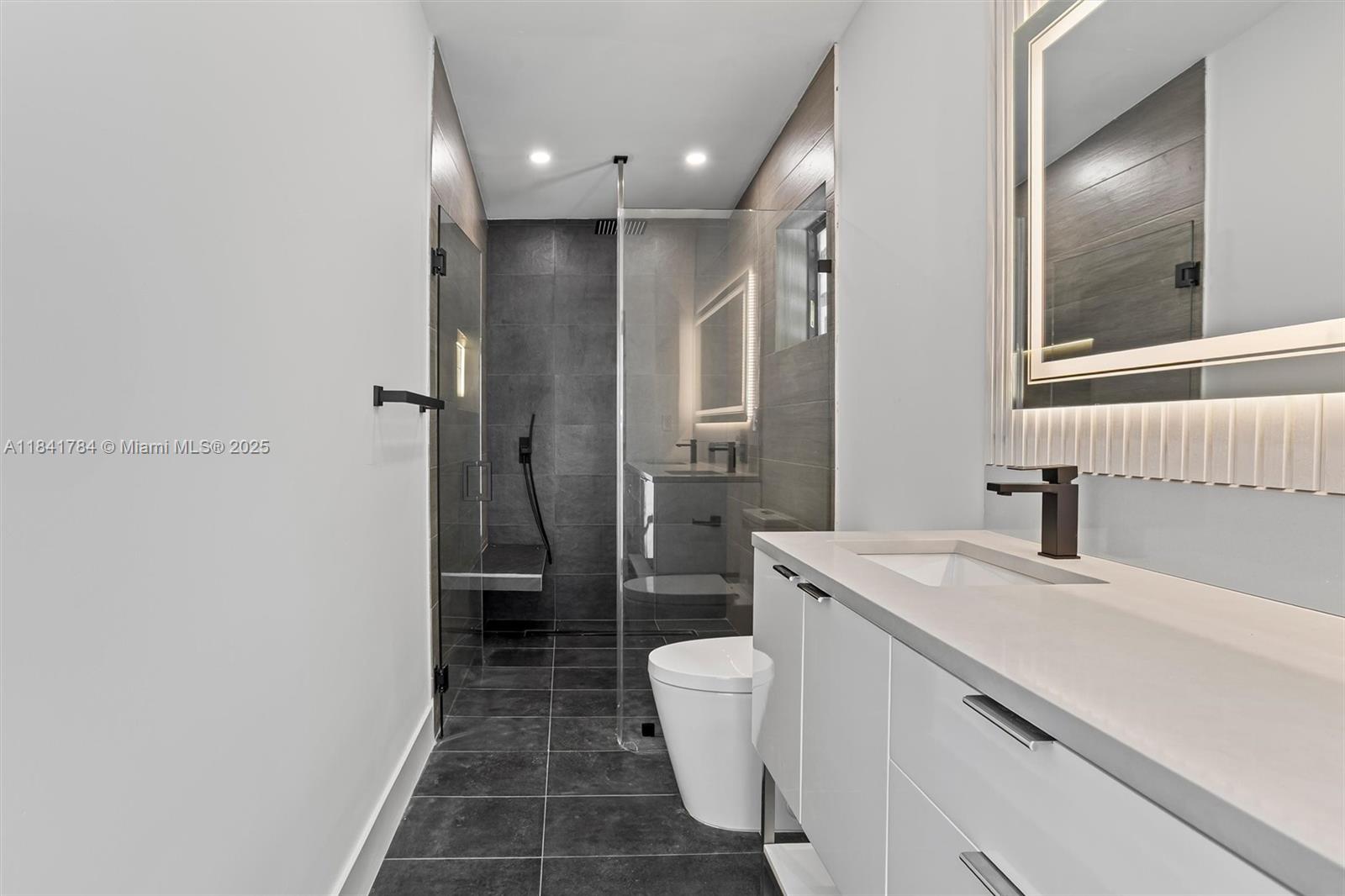 SKY LAKE ENCHANTED GARDEN - Residential