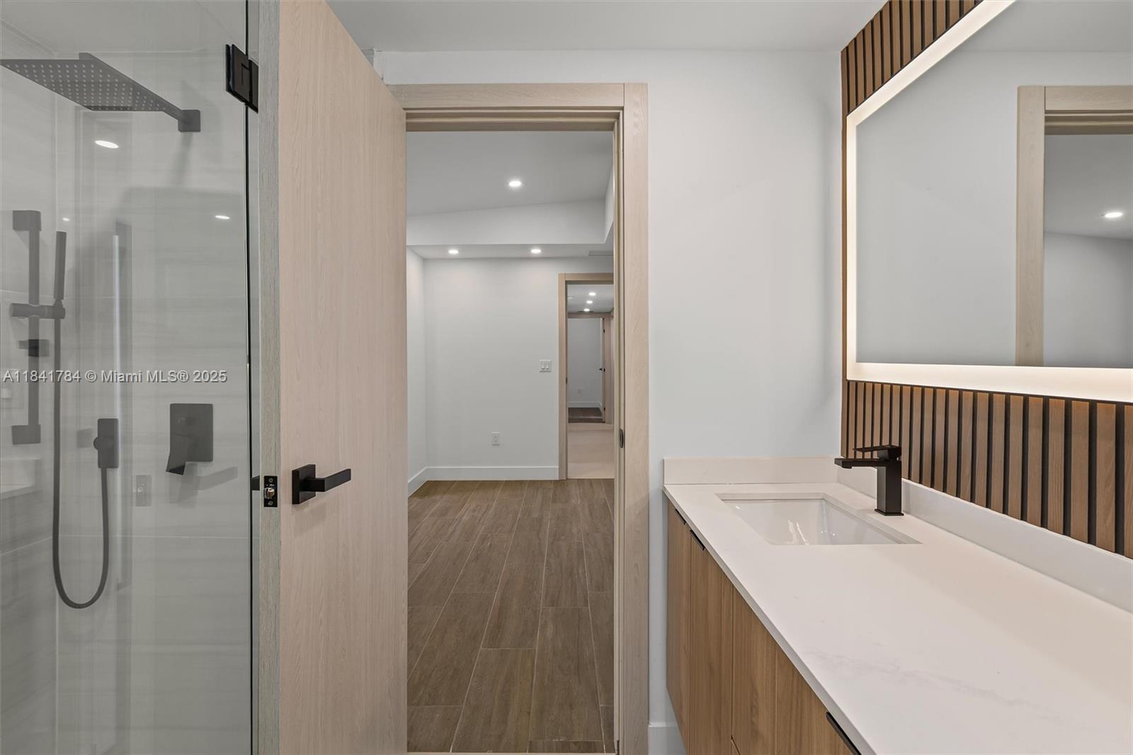 SKY LAKE ENCHANTED GARDEN - Residential