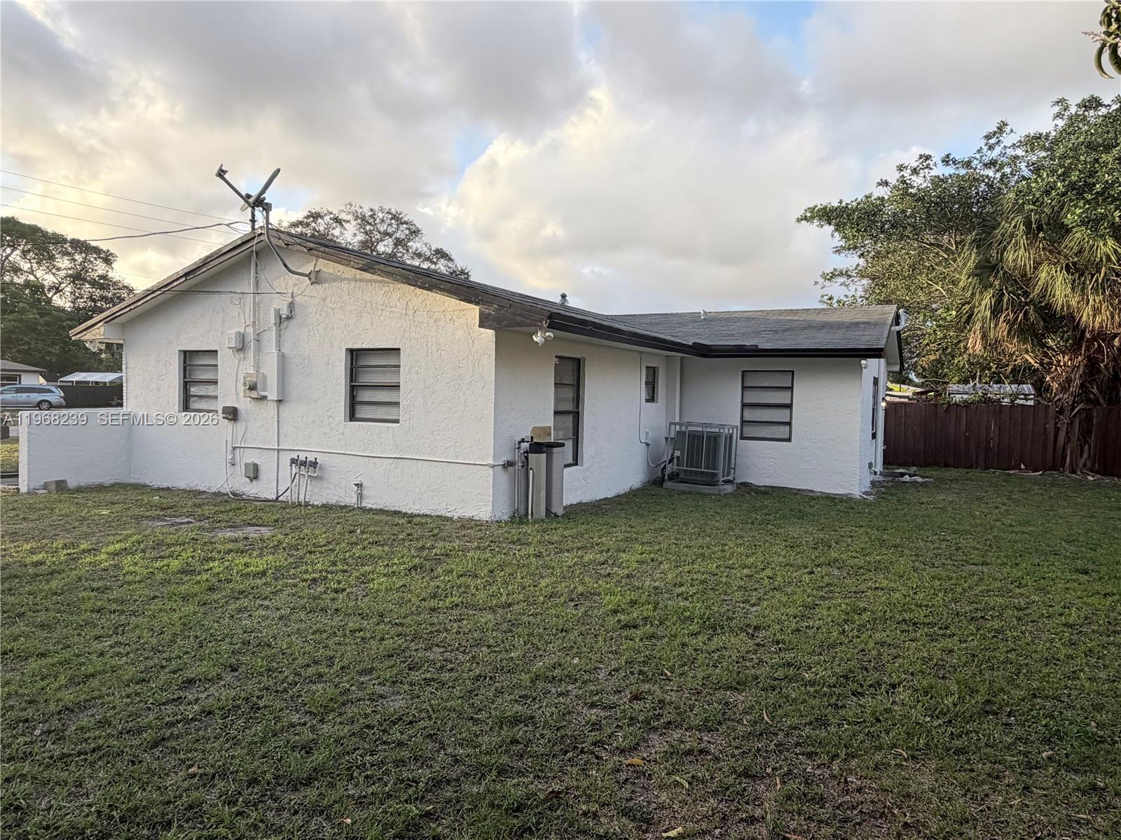 BROWARDALE 1ST ADDITION - Residential