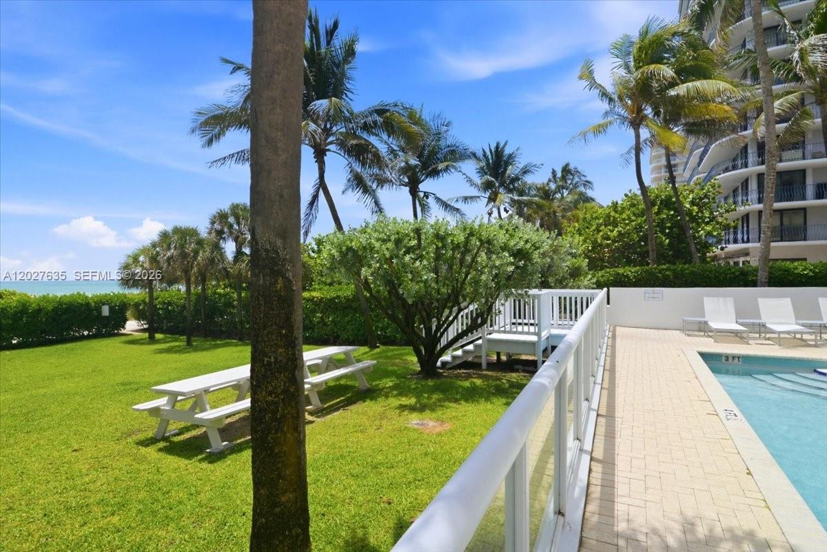 8911 Collins Ave 601