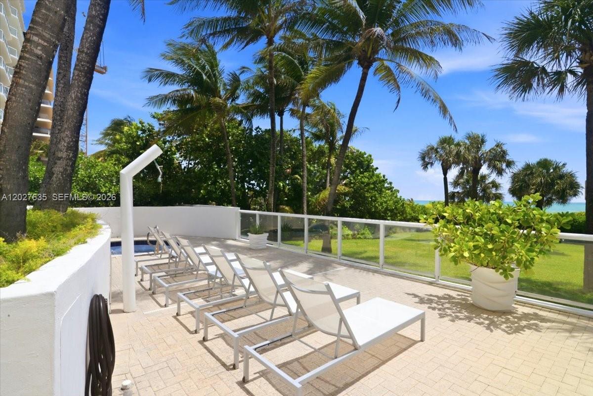 8911 Collins Ave 601