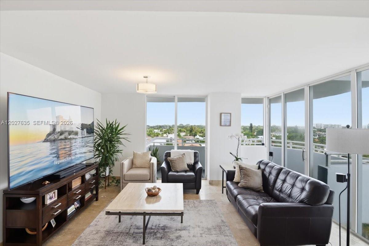 RIMINI BEACH CONDO - Residential