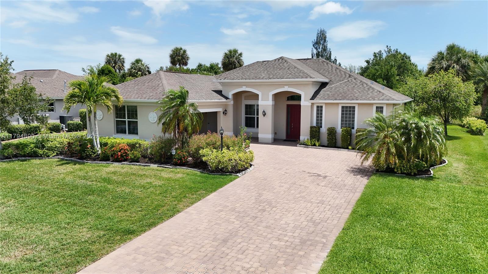 1080 SW Southlakes Way SW, Vero Beach, FL, 32968/$489,900 1 1080 SW Southlakes Way SW