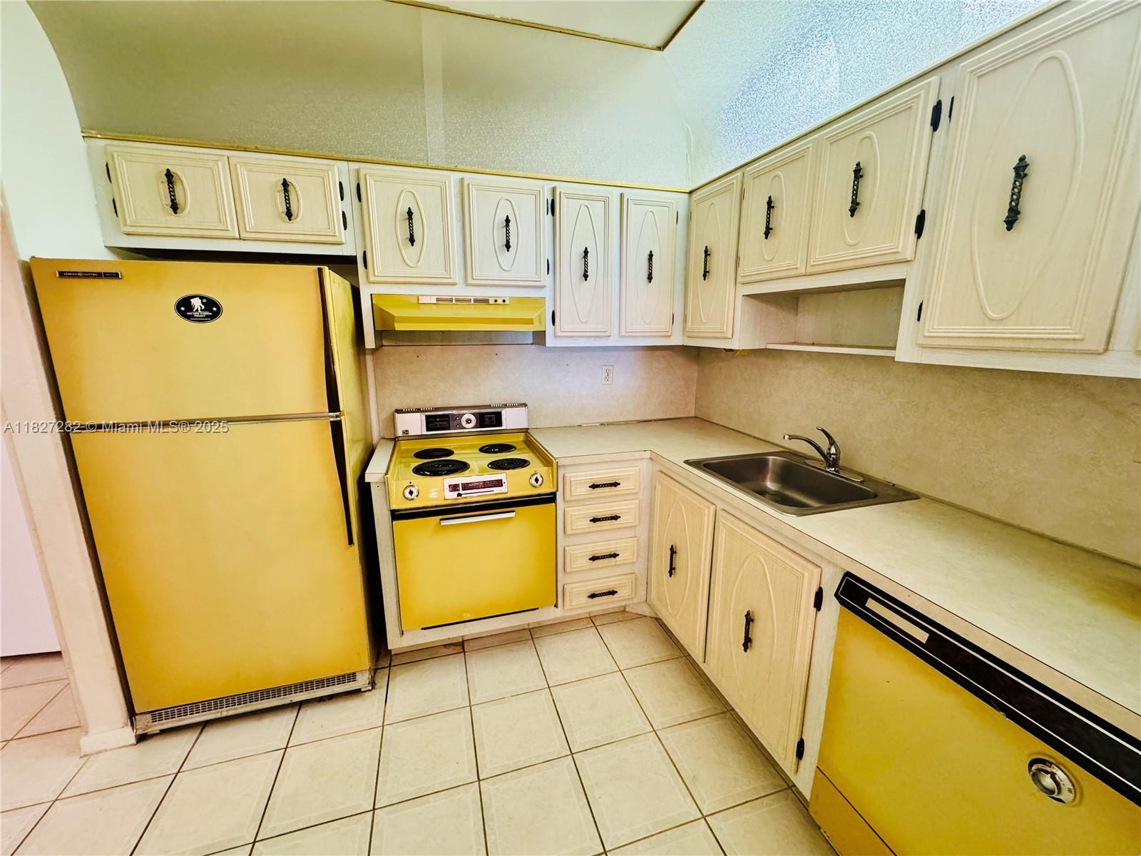 MEADOWS CONDO - Residential