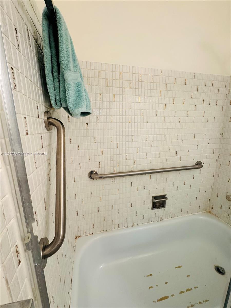 MEADOWS CONDO - Residential