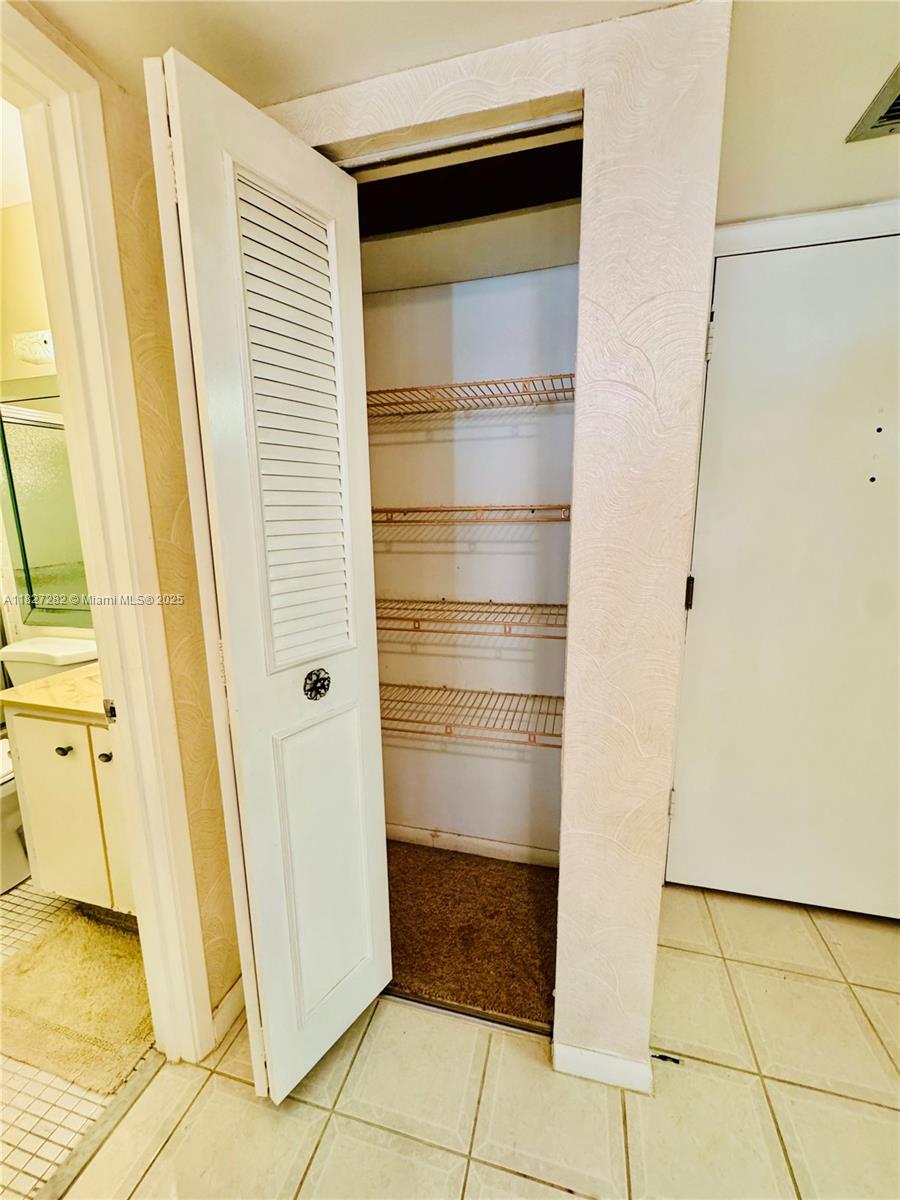 MEADOWS CONDO - Residential