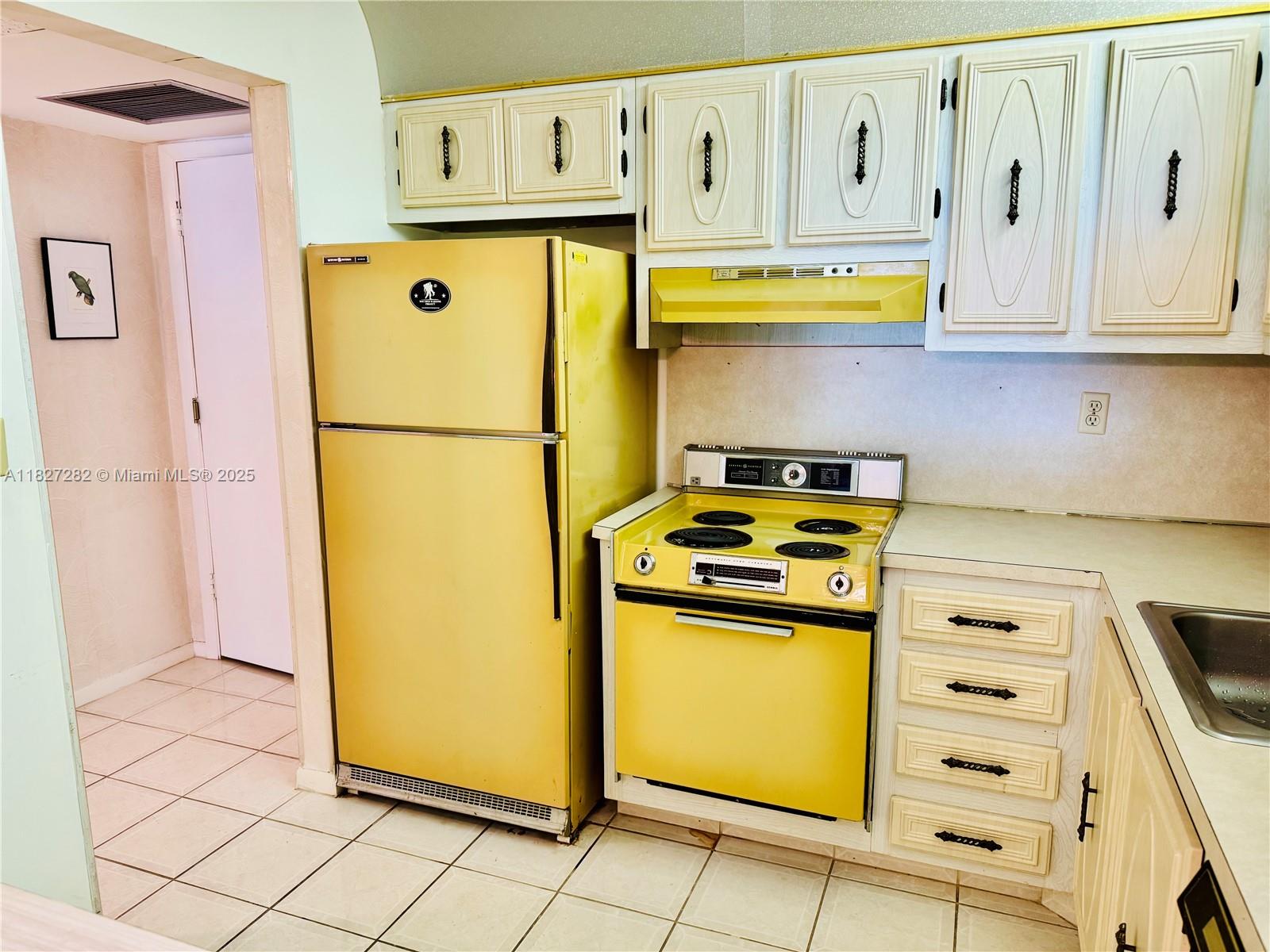 MEADOWS CONDO - Residential